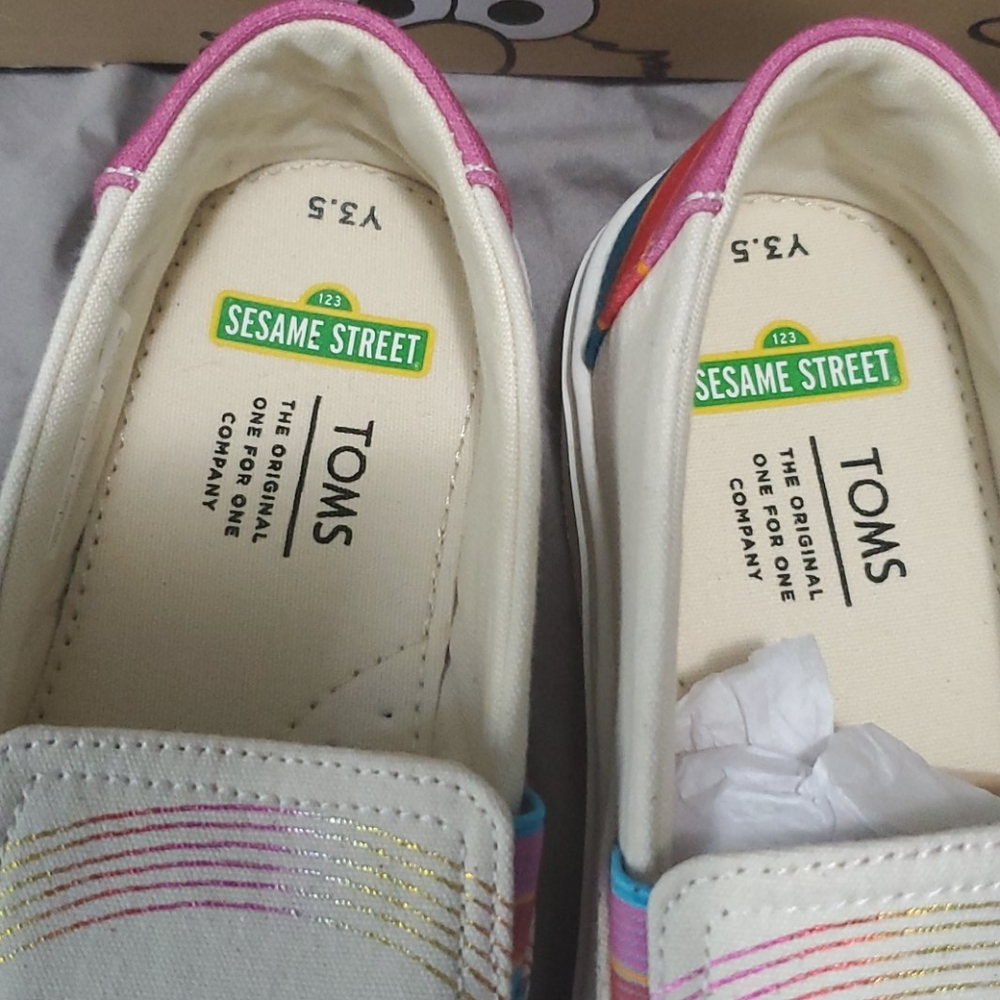 Shoes - Picture 4 of 4